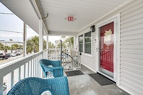 North Myrtle Beach Studio w/ Pool: Walk to Shore!