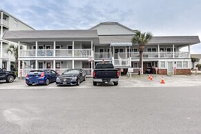 North Myrtle Beach Studio w/ Pool: Walk to Shore!