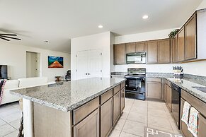 Peoria Home ~ 7 Mi to State Farm Stadium!