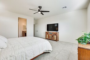 Peoria Home ~ 7 Mi to State Farm Stadium!