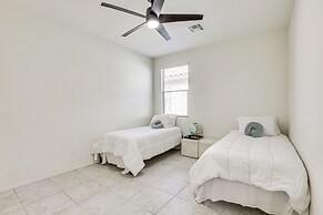 Peoria Home ~ 7 Mi to State Farm Stadium!