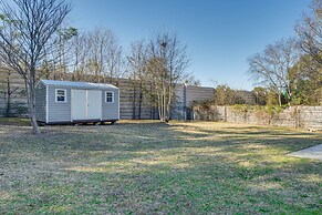 5 Mi to Fort Moore: Quiet Columbus Home