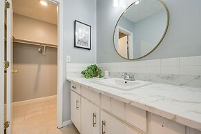 5 Mi to Fort Moore: Quiet Columbus Home