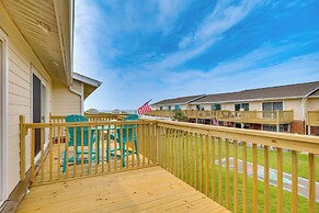 Breezy Pine Knoll Shores Escape: Walk to Beaches!