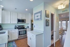 Breezy Pine Knoll Shores Escape: Walk to Beaches!