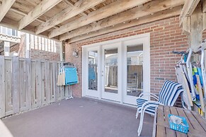 Breezy Pine Knoll Shores Escape: Walk to Beaches!