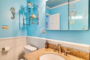 Breezy Pine Knoll Shores Escape: Walk to Beaches!