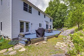 Mystic Retreat w/ Patio & Grill: Walk to River!