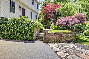 Mystic Retreat w/ Patio & Grill: Walk to River!