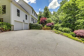 Mystic Retreat w/ Patio & Grill: Walk to River!