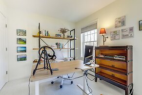 Mystic Retreat w/ Patio & Grill: Walk to River!