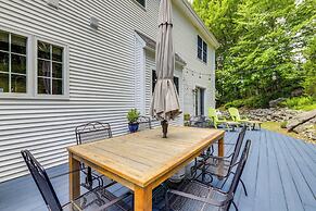 Mystic Retreat w/ Patio & Grill: Walk to River!