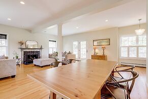 Mystic Retreat w/ Patio & Grill: Walk to River!