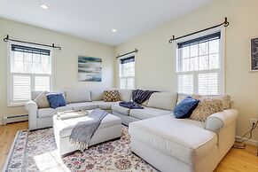 Mystic Retreat w/ Patio & Grill: Walk to River!