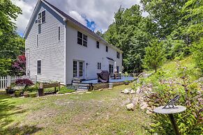 Mystic Retreat w/ Patio & Grill: Walk to River!