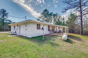 9 Mi to Water Park: Silver Creek Gem w/ Fireplace!