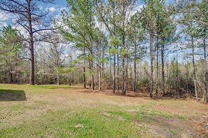 9 Mi to Water Park: Silver Creek Gem w/ Fireplace!