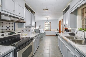 9 Mi to Water Park: Silver Creek Gem w/ Fireplace!