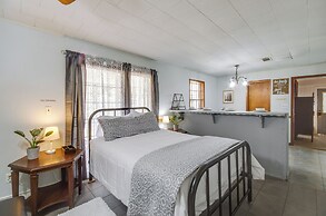 9 Mi to Water Park: Silver Creek Gem w/ Fireplace!