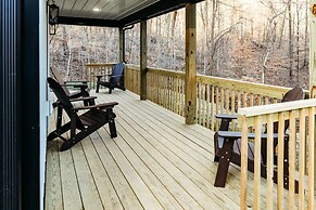 Modern Salineville Cabin on 13 Acres w/ Fire Pit!