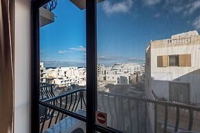 Seashells Apartment with sea view terrace with romantic sunsets
