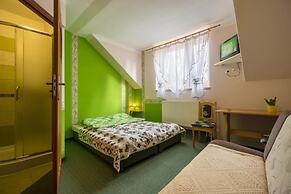 Harmont Montis (dawna Zającówka) leśna enklawa w centrum miasta