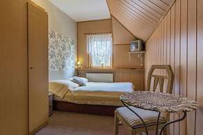 Harmont Montis (dawna Zającówka) leśna enklawa w centrum miasta