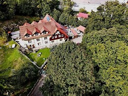 Harmont Montis (dawna Zającówka) leśna enklawa w centrum miasta