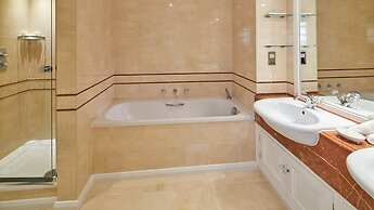 Cheval Hyde Park Gate