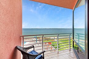 Palm Beach Club 2-219