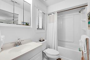 Sunset Harbor Palms 2-301