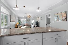 Sunset Harbor Palms 2-301