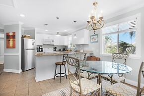 Sunset Harbor Palms 2-301