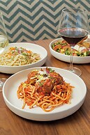 River Lodge Paso - 21 & Over Pool