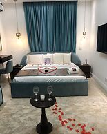Euphoria Hotel & Suites by House 9