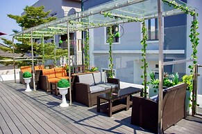 Euphoria Hotel & Suites by House 9