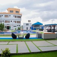 The Paradise Beach Resort and Apartment