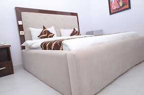 The Paradise Beach Resort and Apartment
