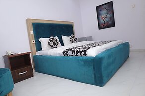 The Paradise Beach Resort and Apartment