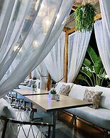 Le Noir Studio Apt Ikoy