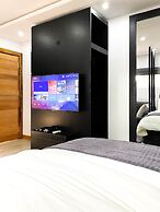 Le Noir Studio Apt Ikoy