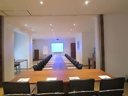 Pearl Court Residence & Hotels