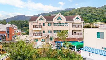 Geoje Blueberry Pet Pension