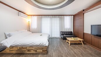 Geoje Blueberry Pet Pension