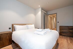 Spacious Flat in North London