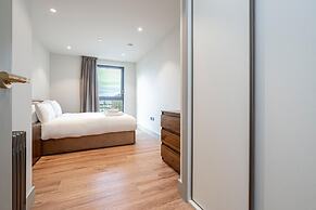 Spacious Flat in North London