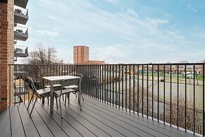 Spacious Flat in North London