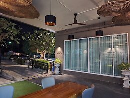 LHC HOTEL AND RESORT