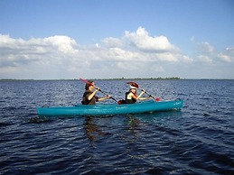 4-person Holiday Home Lydia by a Typical Dutch Canal