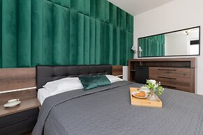 9th Floor Apartment in Gdansk by Renters